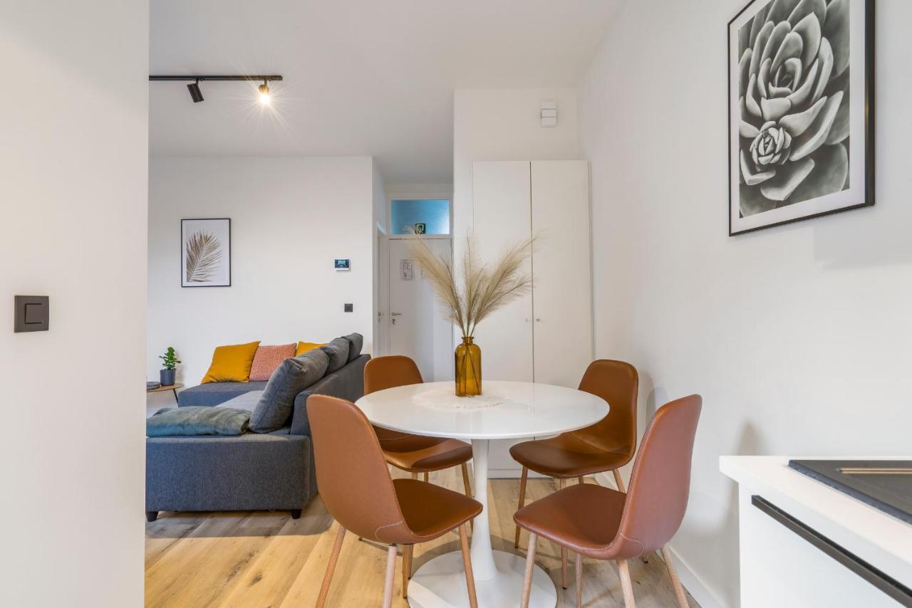 Ferienwohnung Cosy, Furnished & Renovated Flat With Outside Lounge Gent Exterior foto